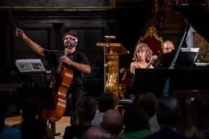 Una luce romantica, il duo incanta