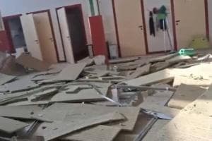 Crolla il controsoffitto, terrore a scuola