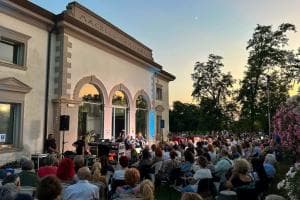 Arriva Scanzi e “canta” De André
