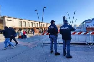 Coltello in stazione, tensione a Padova
