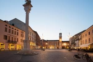 Caldo estremo, “chiusi in casa come col Covid”