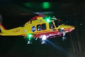 Tampona auto di servizio, grave un giovane