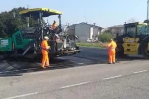 Pioggia d’asfalto per mezzo milione