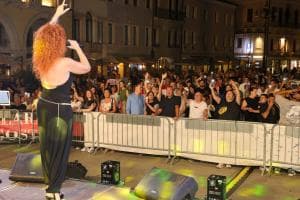 Piazza piena, “la città che ci piace”