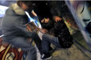 Gemelli sequestrati e seviziati dalla baby gang
