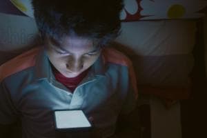 Smartphone, un ragazzo su cinque è dipendente