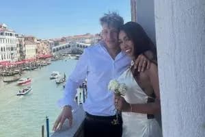 Scontro in laguna: lui è grave, lei dispersa
